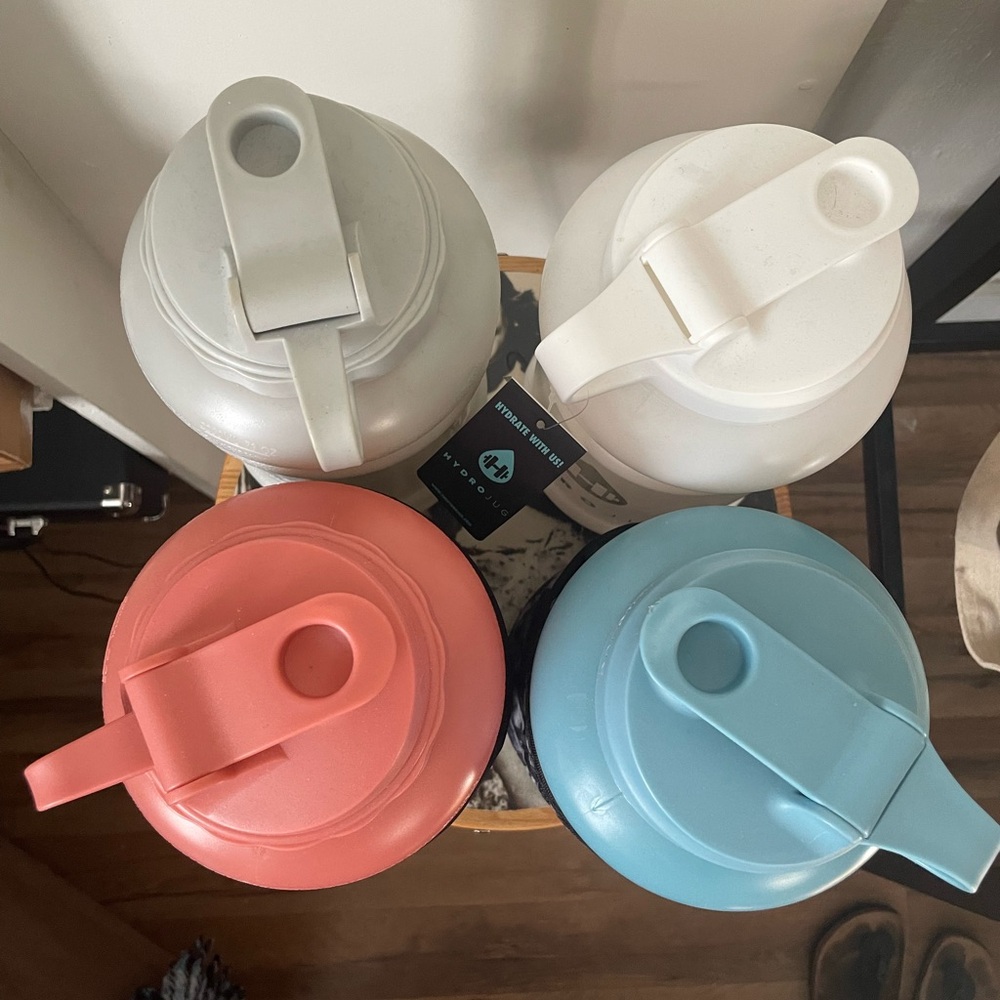 hydroflask - half gallon water jug